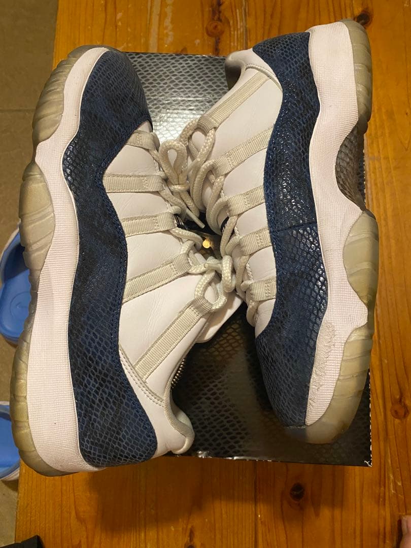 Air Jordan 11 Low ホワイト/ネイビー