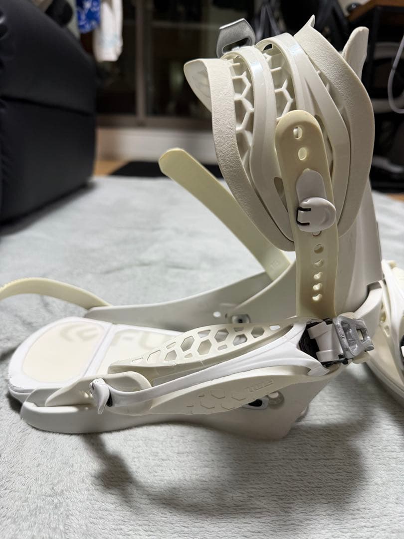 FLUX XF ホワイト スノーボードビンディング