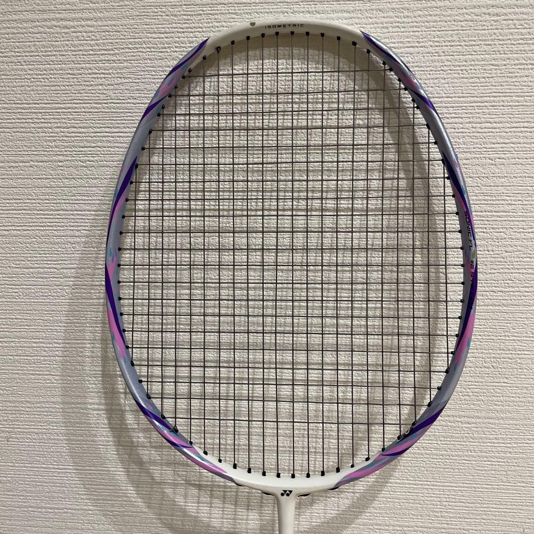 YONEX　ヨネックス　バトミントンラケット　ナノフレア１１１