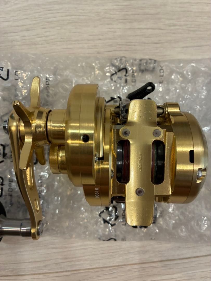 Shimano 200 ゴールドベイトリール