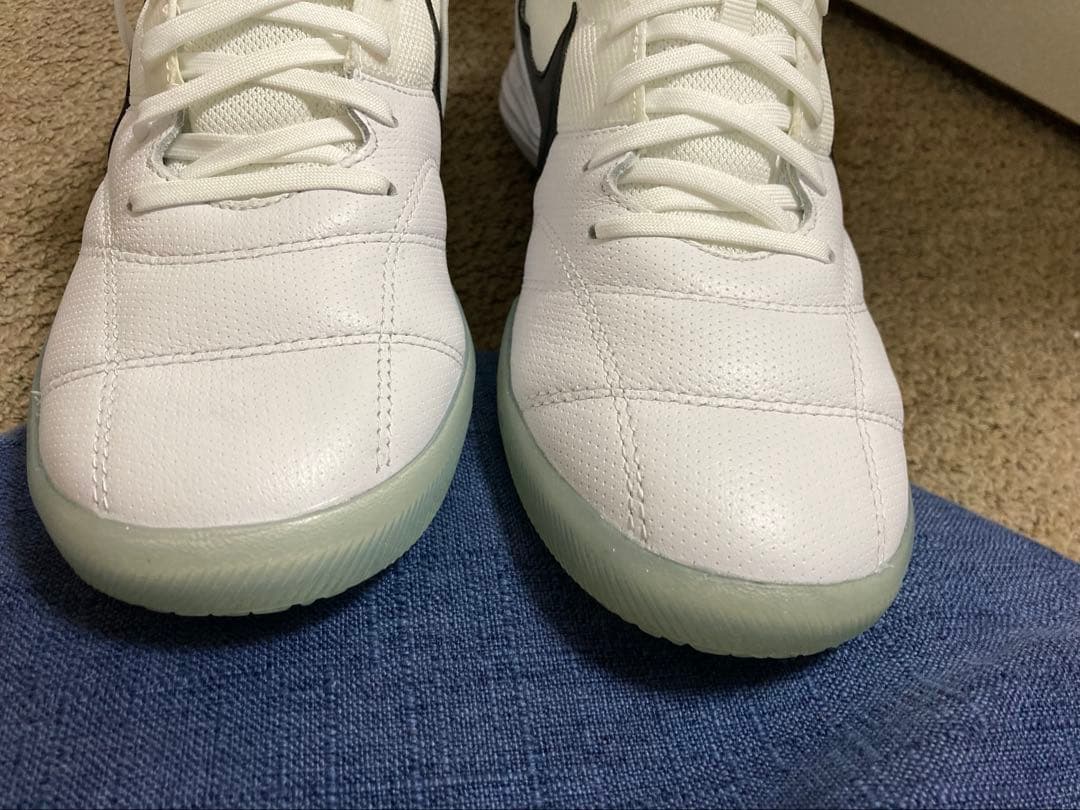 日本未発売Nikeプレミア2サラIC26(sala