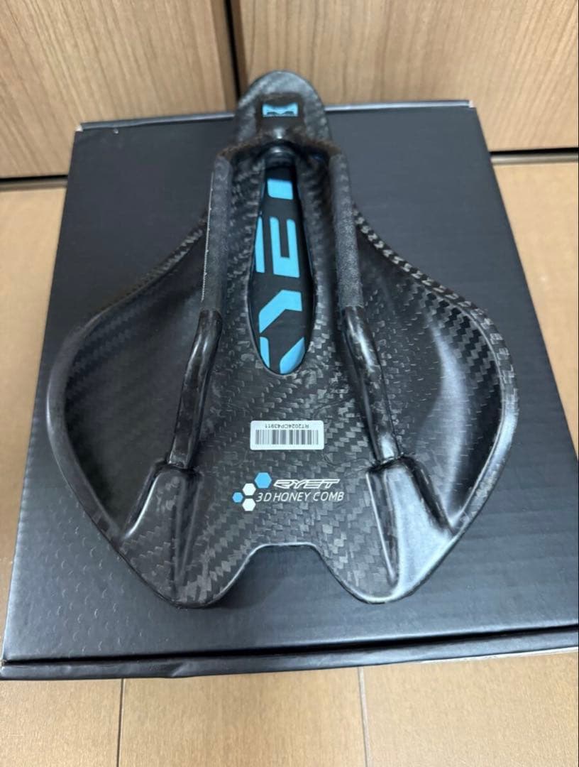 RYET Ultimate 軽量3Dカーボンサドル