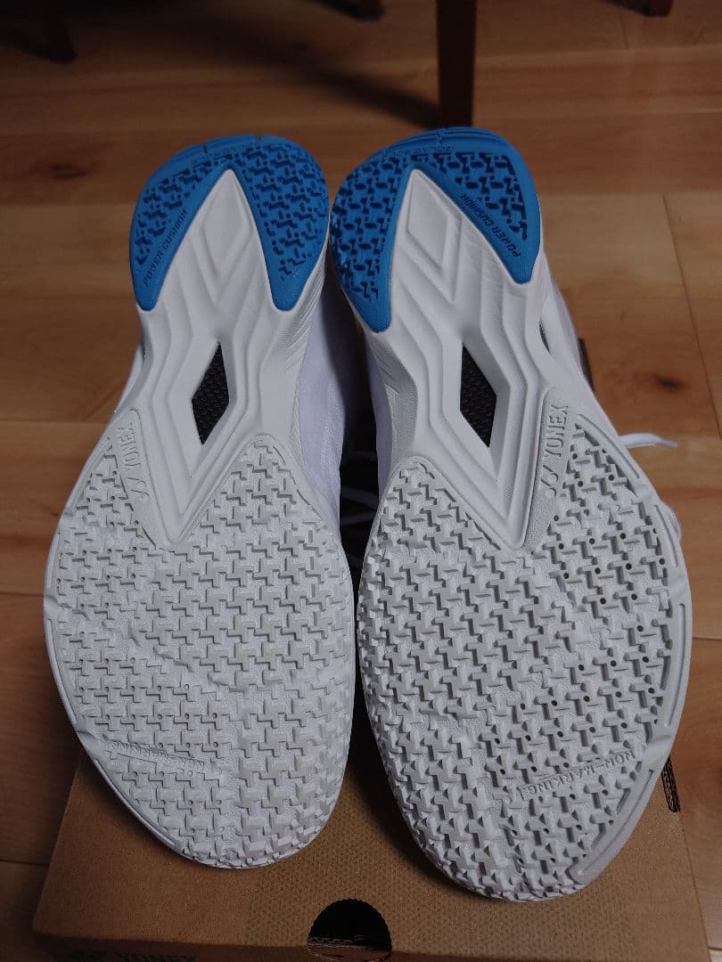 YONEX AERUS　Z バドミントンシューズ ホワイト