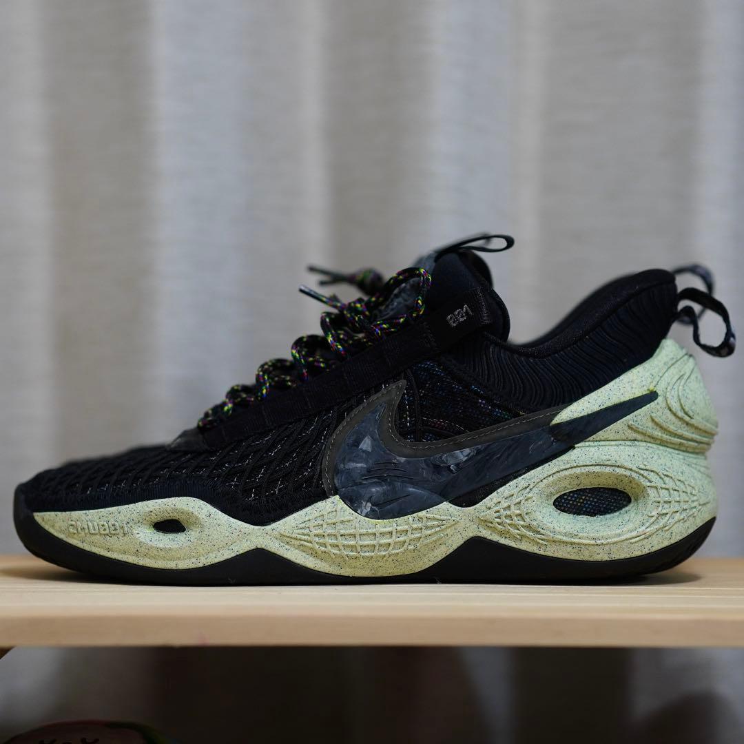 NIKE コズミックユニティ　COSMIC UNITY