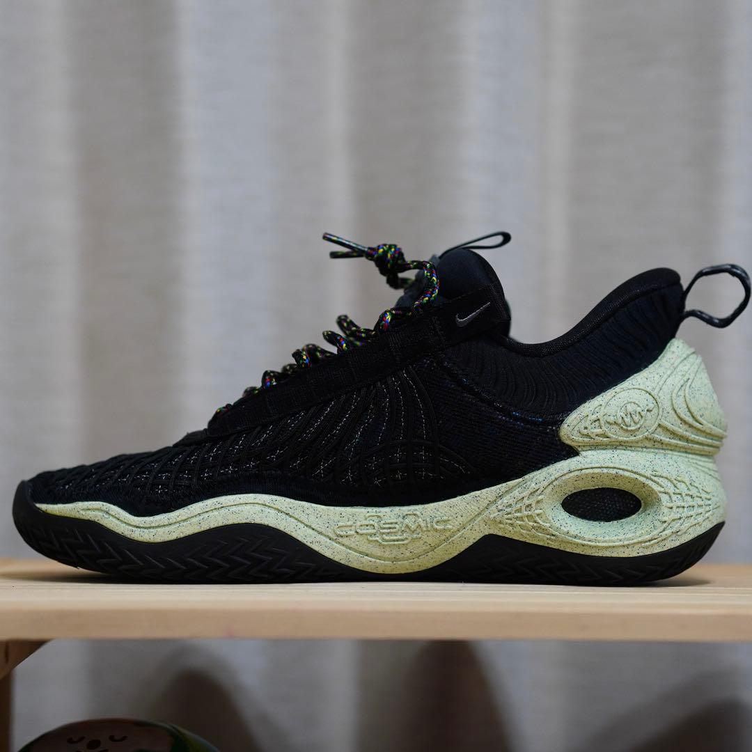 NIKE コズミックユニティ　COSMIC UNITY
