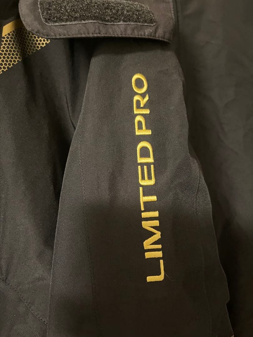 SHIMANO LIMITED PRO NEXUS フィッシングスーツ　シマノ