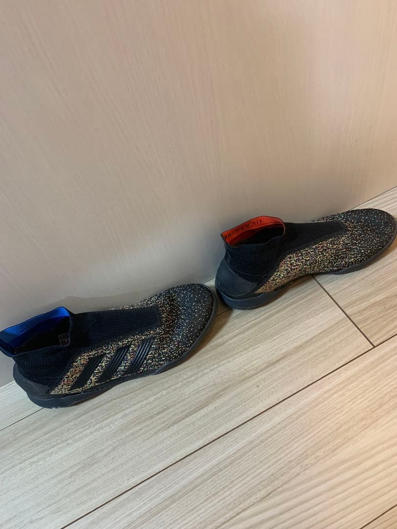 【着用感・ソール◎】【まとめ買い推奨】adidasプレデター　フットサルシューズ