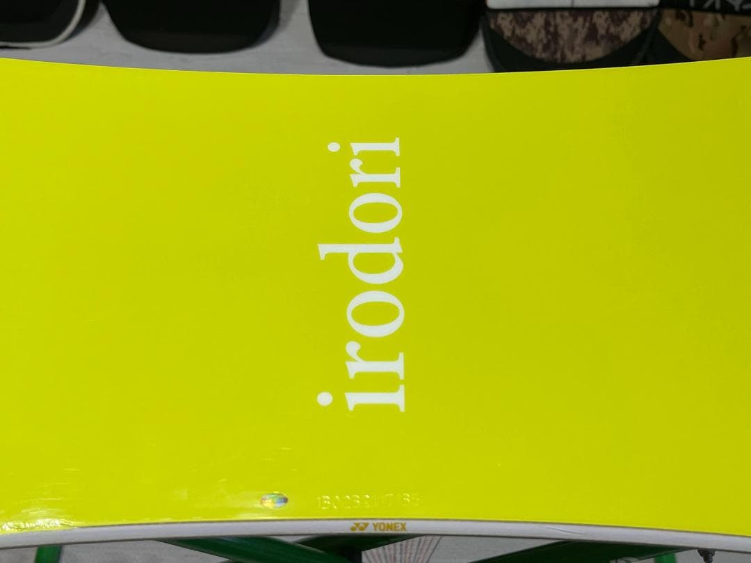 【値下げ】送料込 YONEX irodori オマケ純正保護シート付