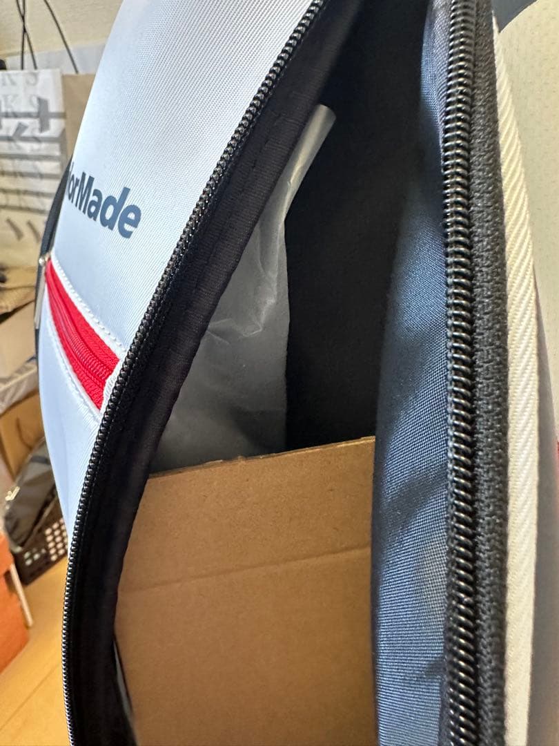 未使用新品TaylorMade トゥルーライトキャディバッグ
