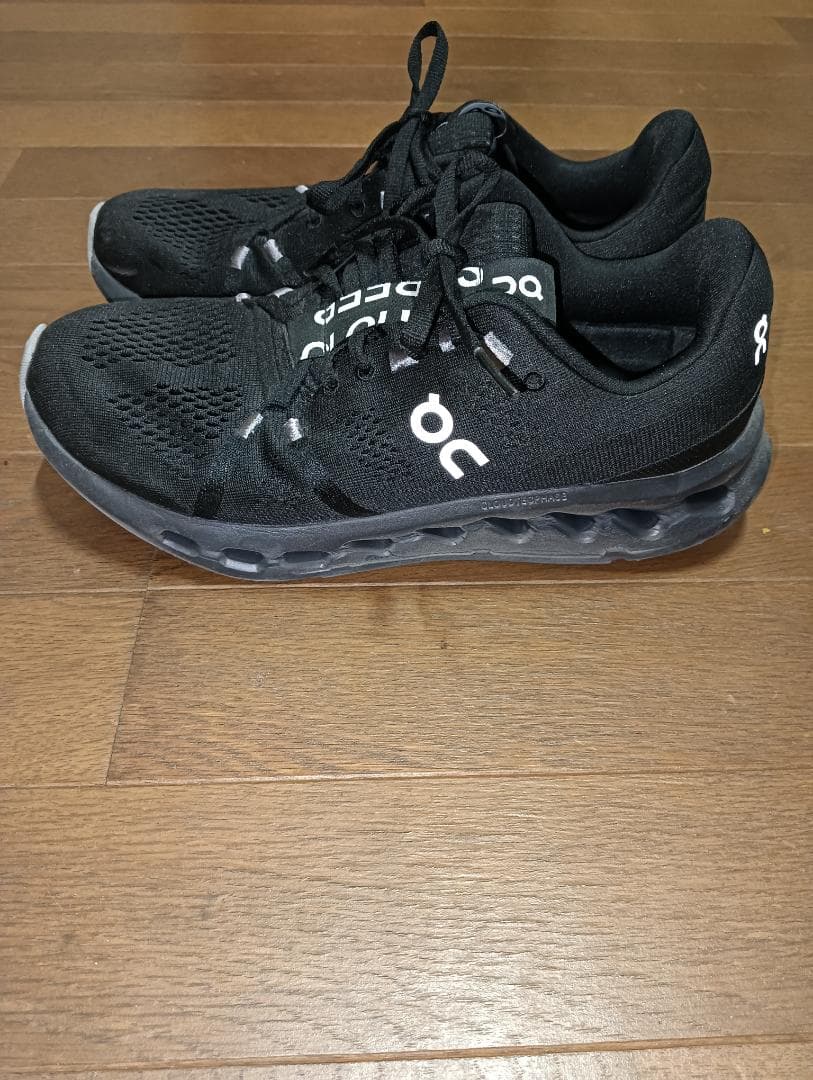 【美品】On Cloudsurfer オールブラック 25.5cm