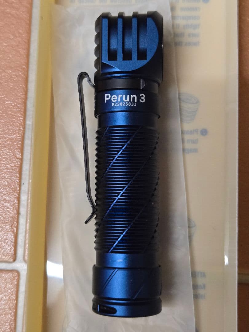 OLIGHT Perun 3 ミッドナイトブルー