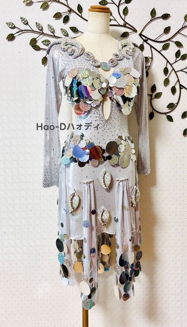新品★ラテンドレス★SM〜M★社交ダンス★シルバー★スパンコール★競技会