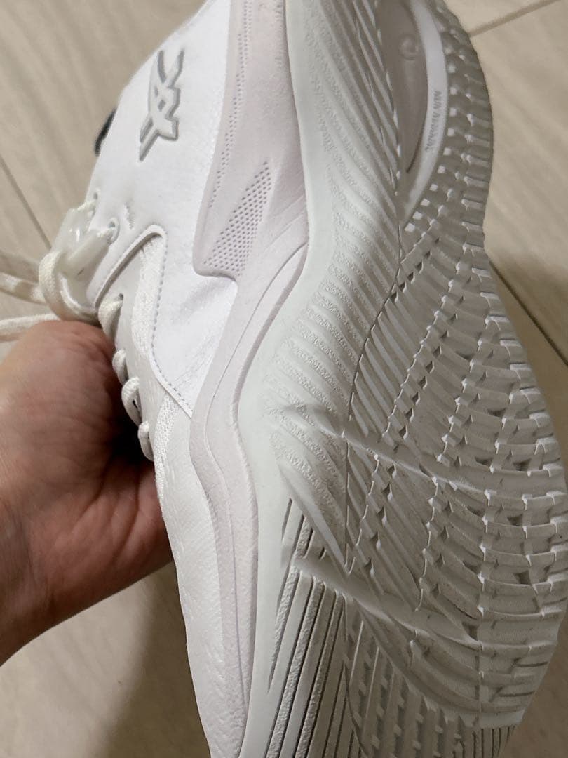 シューズ(男性用) ASICS NOVA SURGE