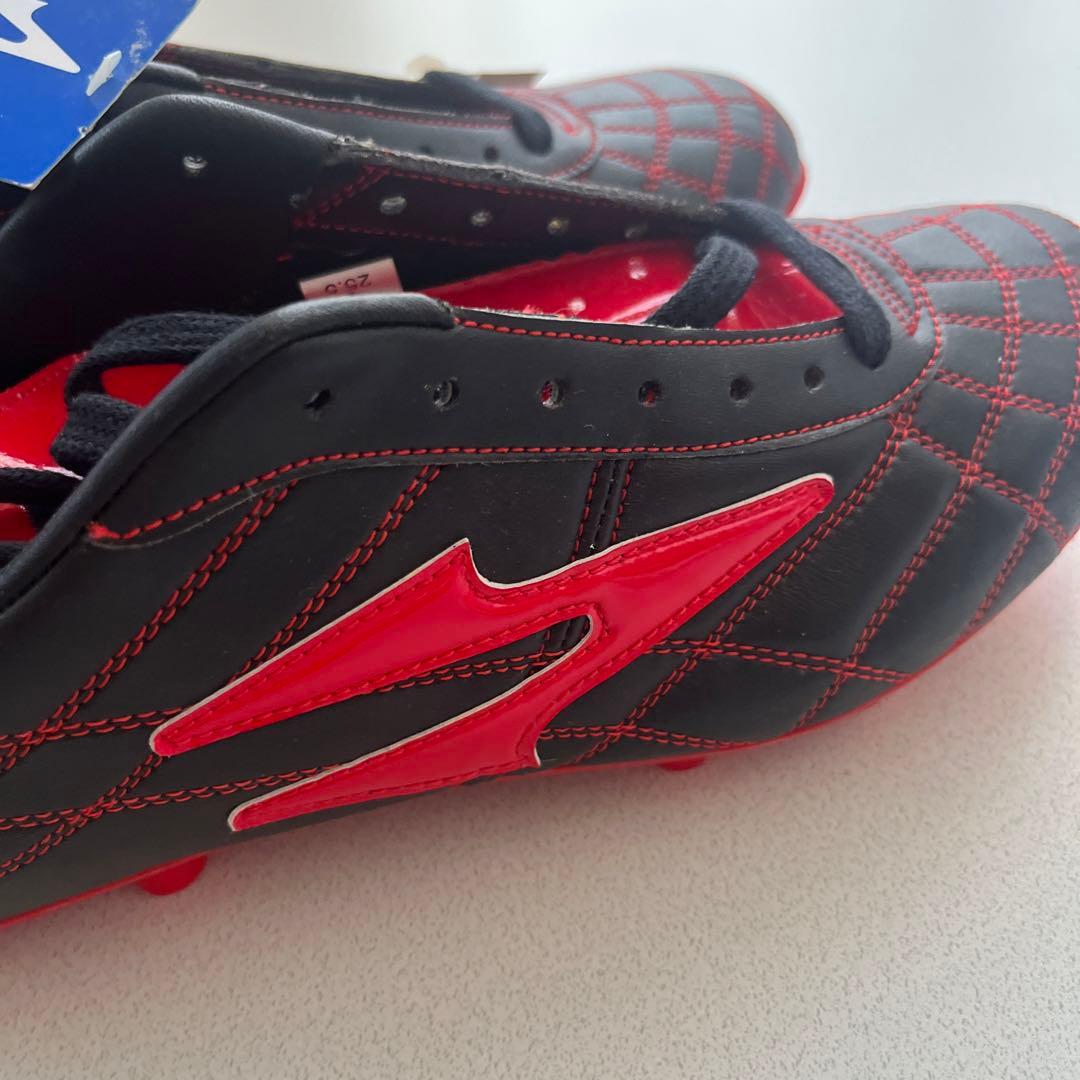 adler サッカーシューズ 黒赤