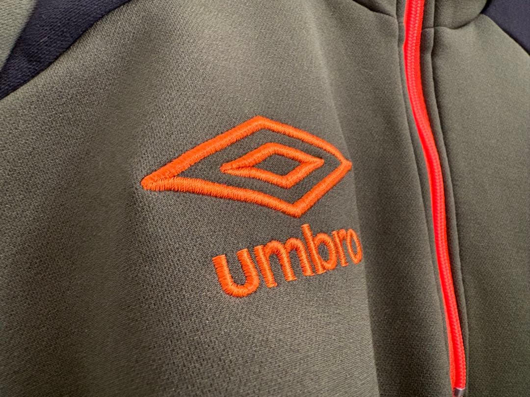 【美品】umbro メンズ暖かフリース ハーフジップ　ハイネック　ジャージ　L