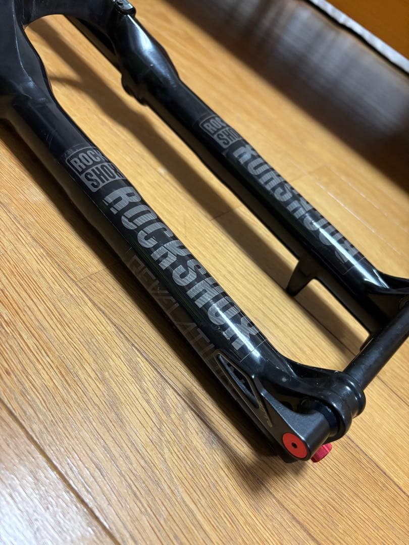 パーツ ROCKSHOX REVELATION RC3 27.5