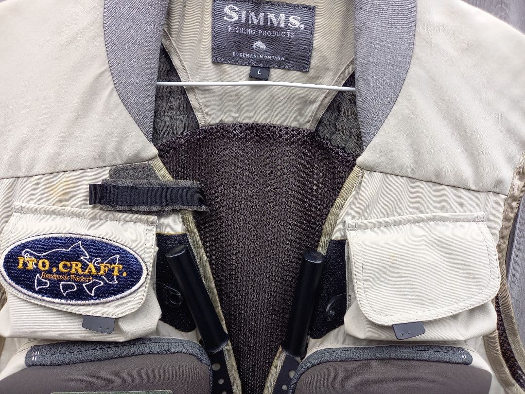 SIMMS シムス　フィッシングベスト L ITOCRAFTワッペン付き