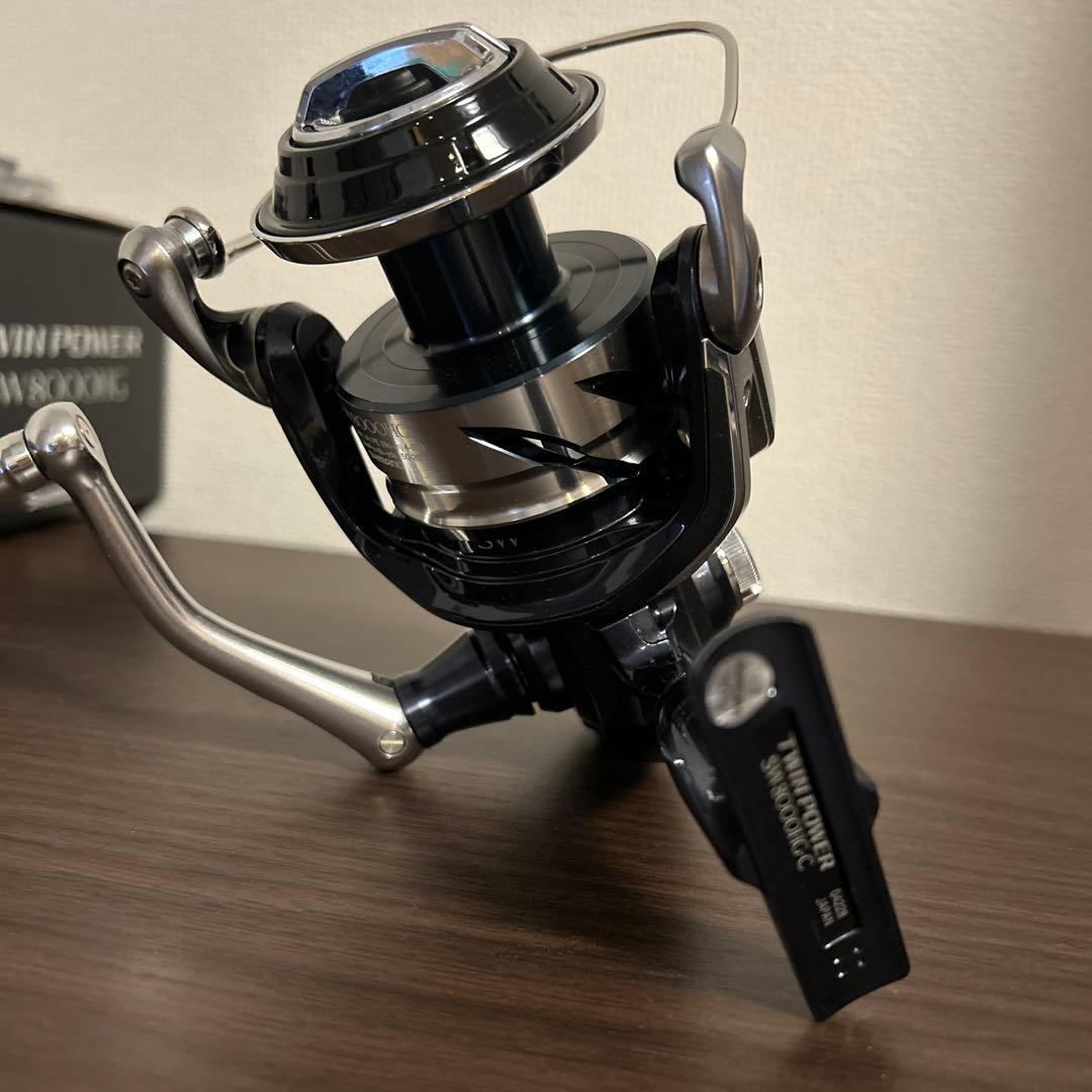 美品 21TWINPOWER SW 8000HG スピニングリール　ツインパワー