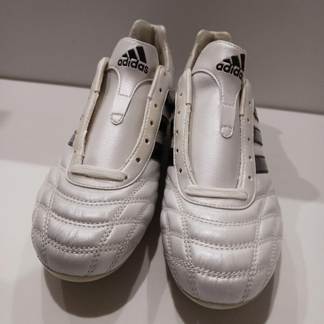 24.5㎝パティーク X アディダス ランニングホワイトサッカースパイク