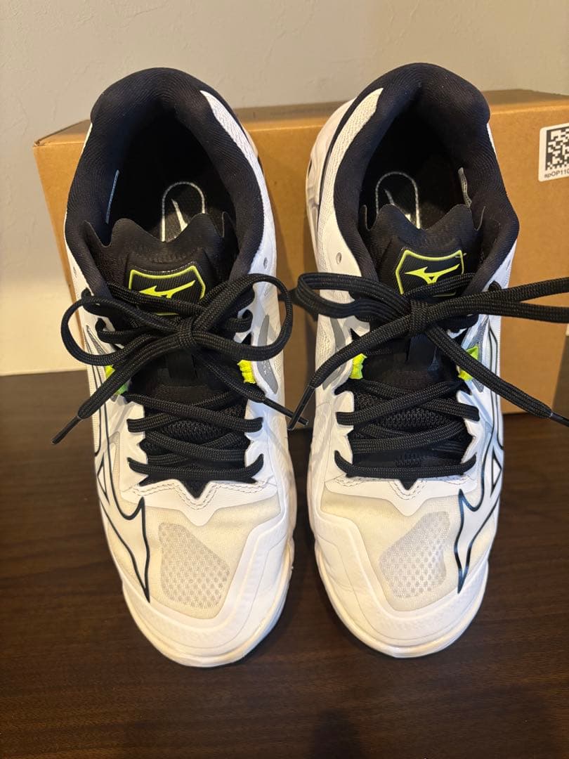 Mizuno Wave Lightning Z3 25.0cm ホワイト