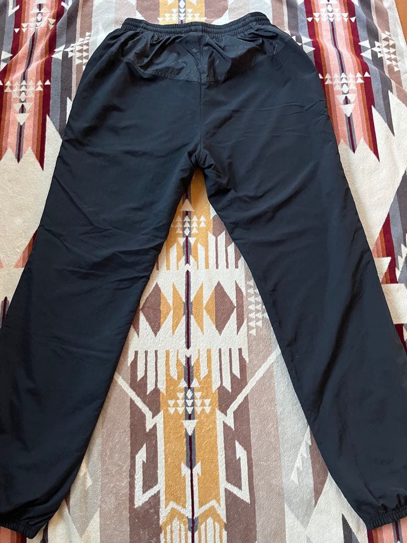 umbro ナイロンセットアップ　裏起毛　ブラック L