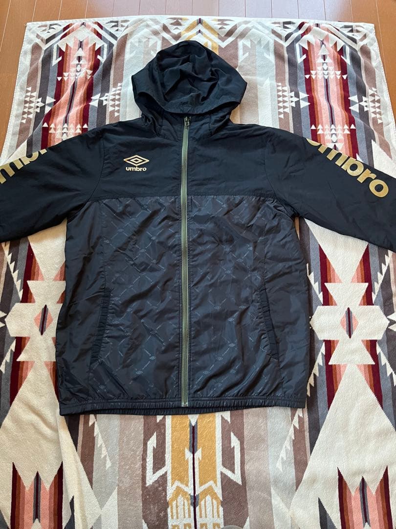 umbro ナイロンセットアップ　裏起毛　ブラック L