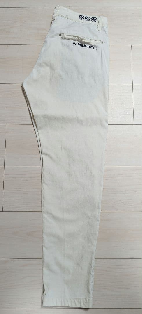 【転居のため値下げ】PEARLY GATES ホワイトパンツ　サイズ4（M）