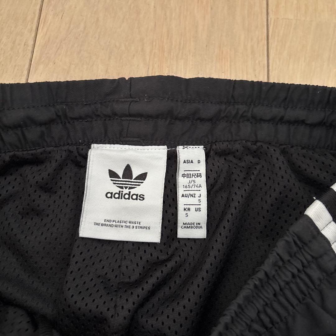 adidas 3本ライン 黒ジャージパンツ S