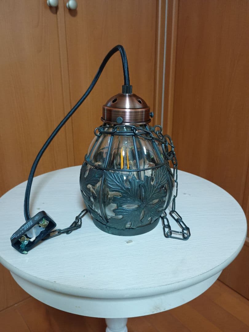 アイアン飾りガラスペンダントライト　１灯　チェーン付　新品LED電球付