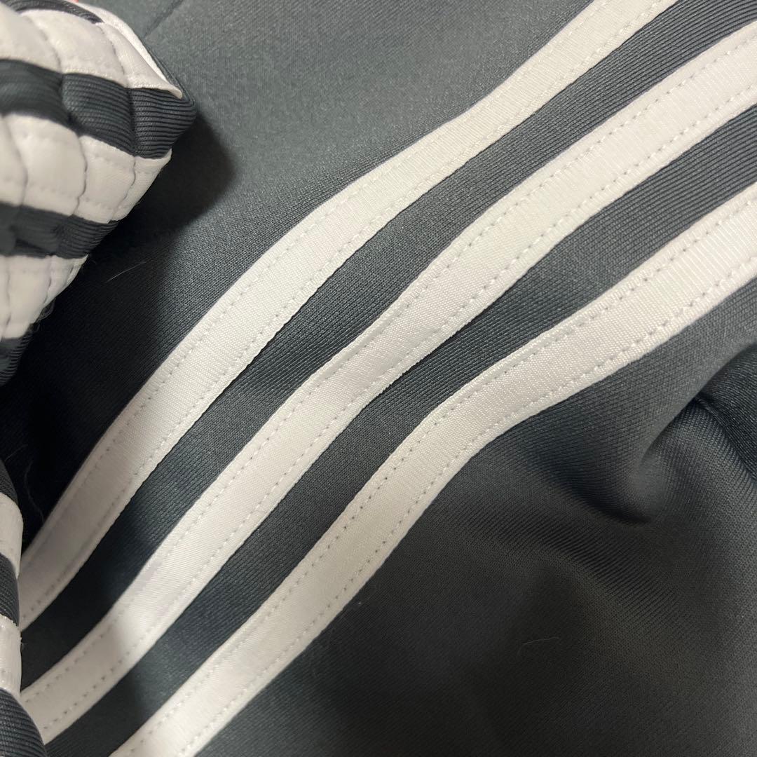 adidas Adilenium フレア トラックパンツ サイズS（グレー）