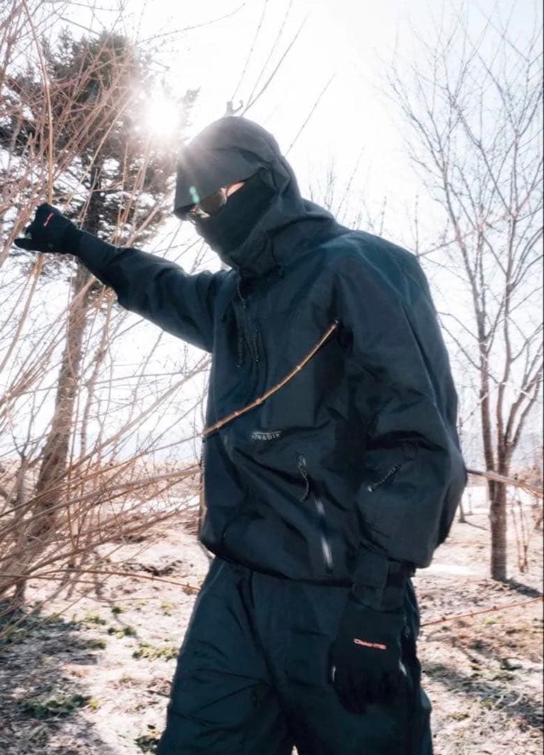 新品 NOMADIK グリッチジャケット　Mサイズ　タグ付送料込み