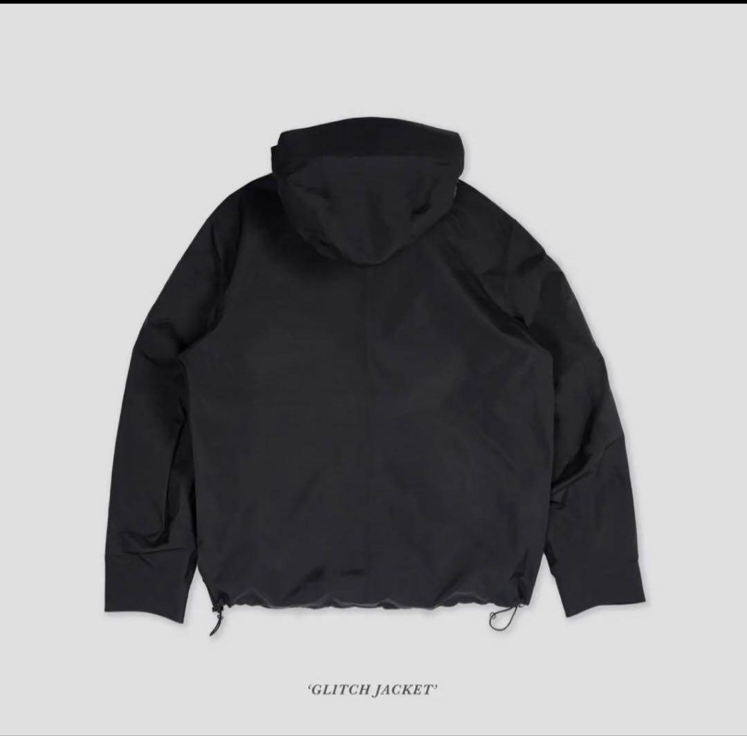 新品 NOMADIK グリッチジャケット　Mサイズ　タグ付送料込み