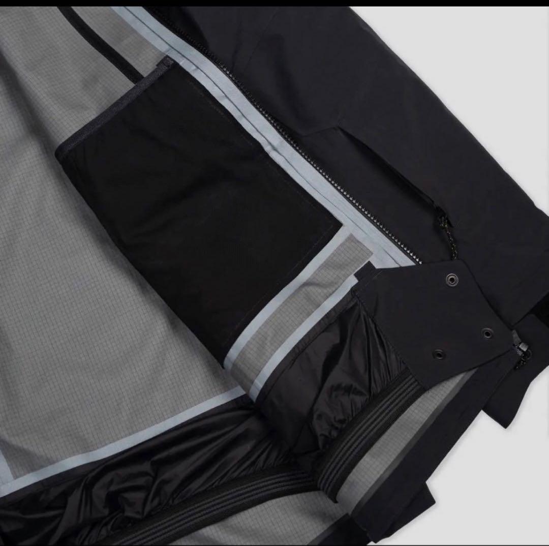 新品 NOMADIK グリッチジャケット　Mサイズ　タグ付送料込み