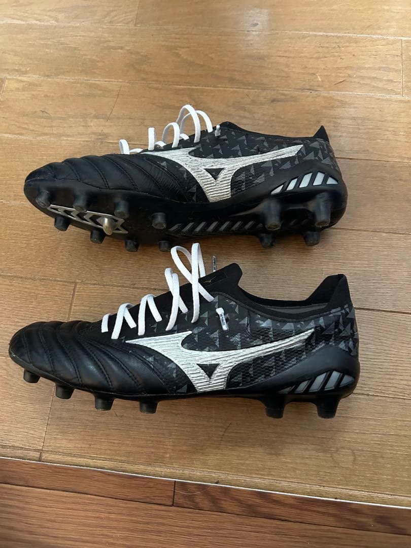 Mizuno サッカーシューズ スパイク ブラック/ホワイト　モレリアネオβ