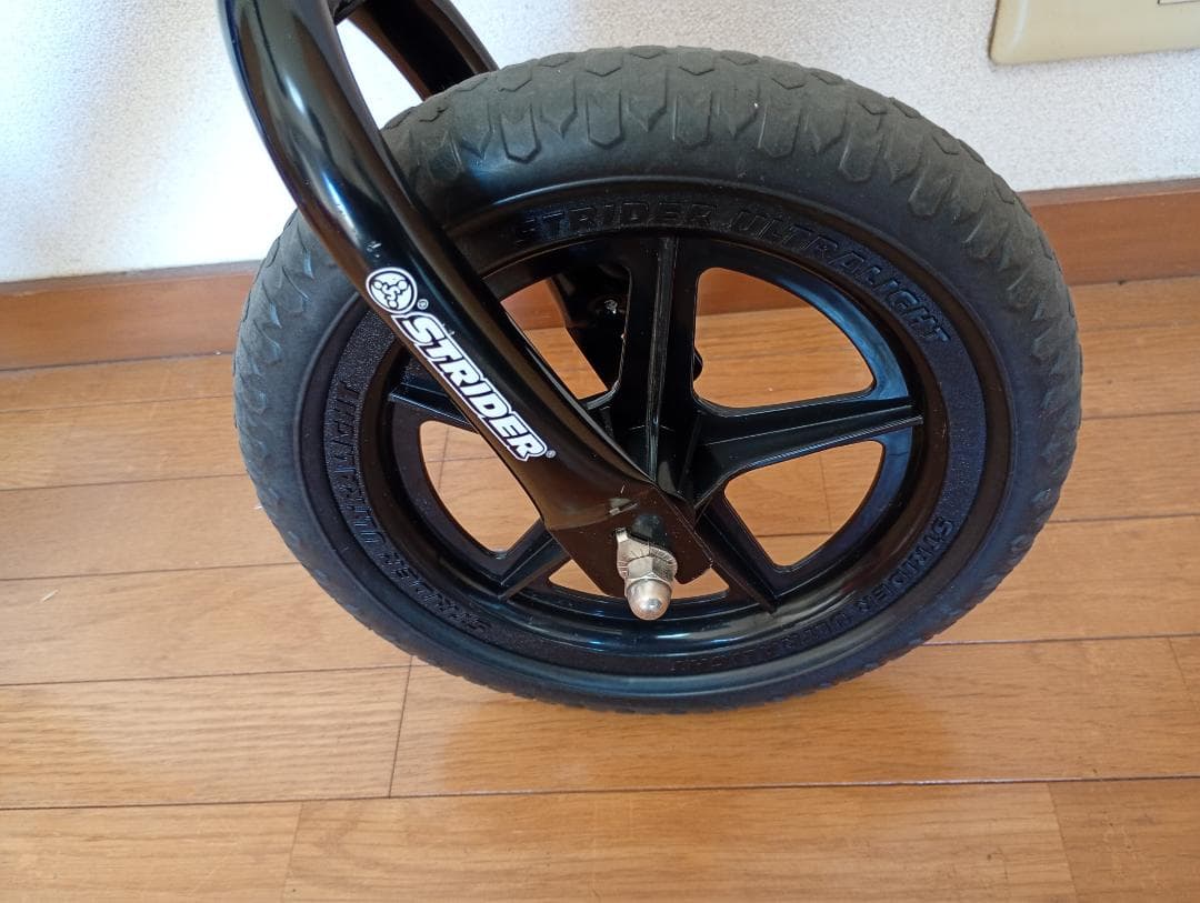 美品　STRIDER バランスバイク 12インチ ブルー