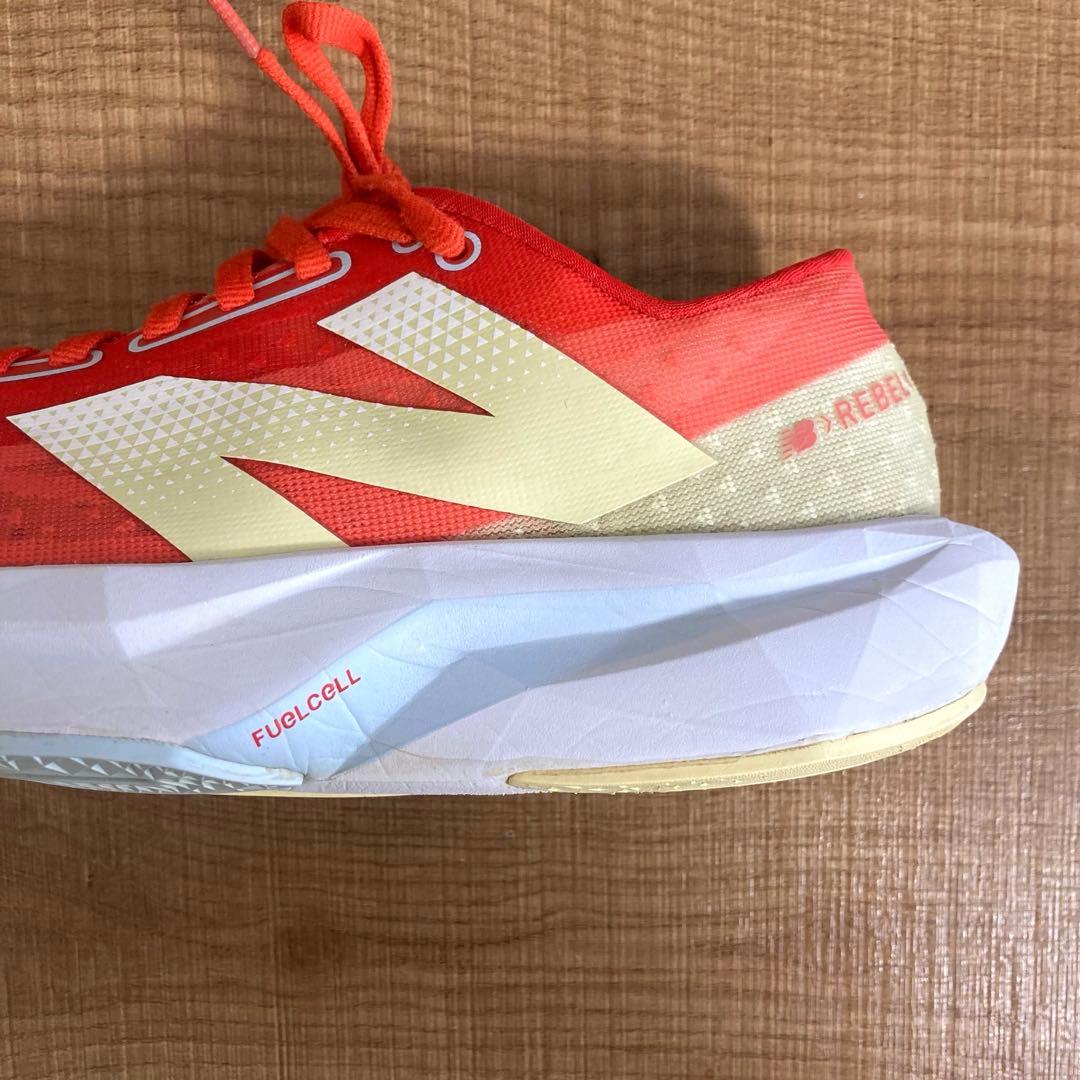 ✨軽量／厚底✨NEWBALANCE FuelCell Rebel v4