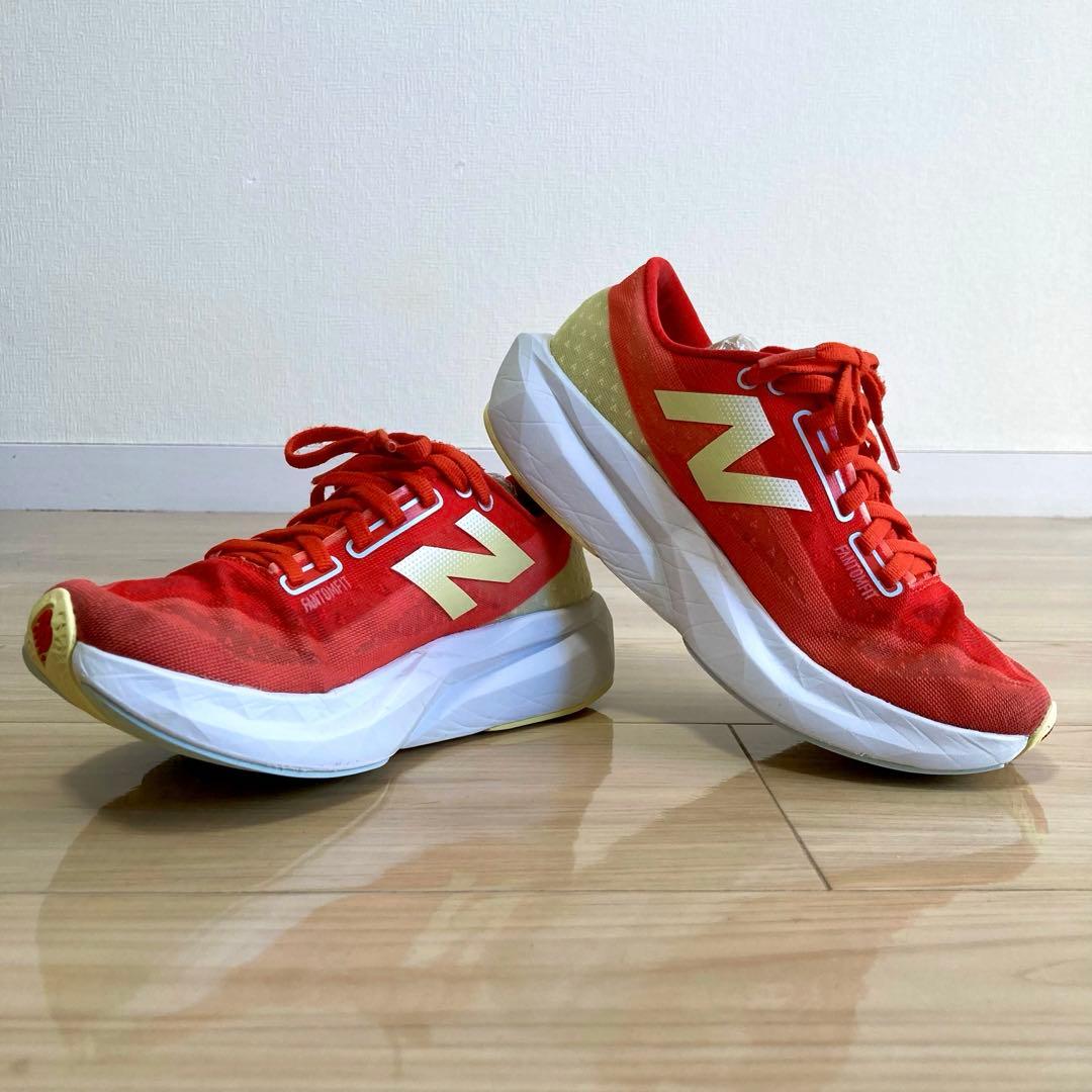 ✨軽量／厚底✨NEWBALANCE FuelCell Rebel v4