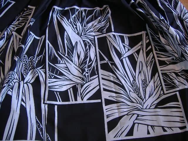 《月末セール！》パウスカート◎極楽鳥花◎イエイエ◎黒地Ｘ白柄