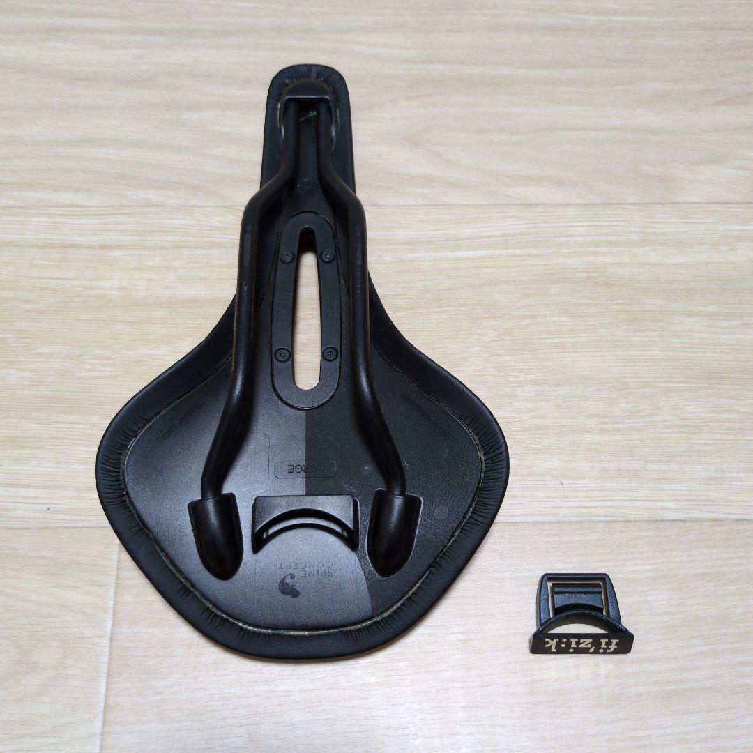 fi'zi:k Antares R5 OPEN サドル ブラック
