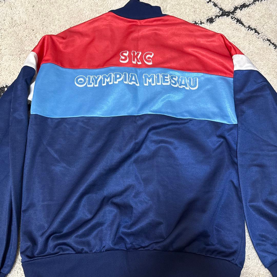 adidasトラックジャケット