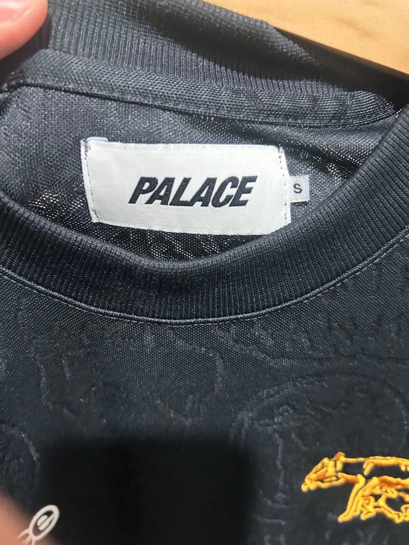 Palace 黒 シャツ Sサイズ