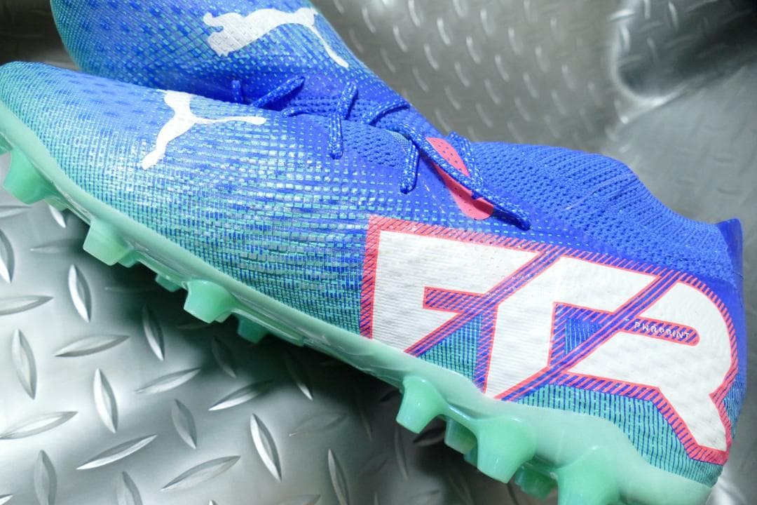 PUMA フューチャー 7 アルティメット MG サッカーシューズ