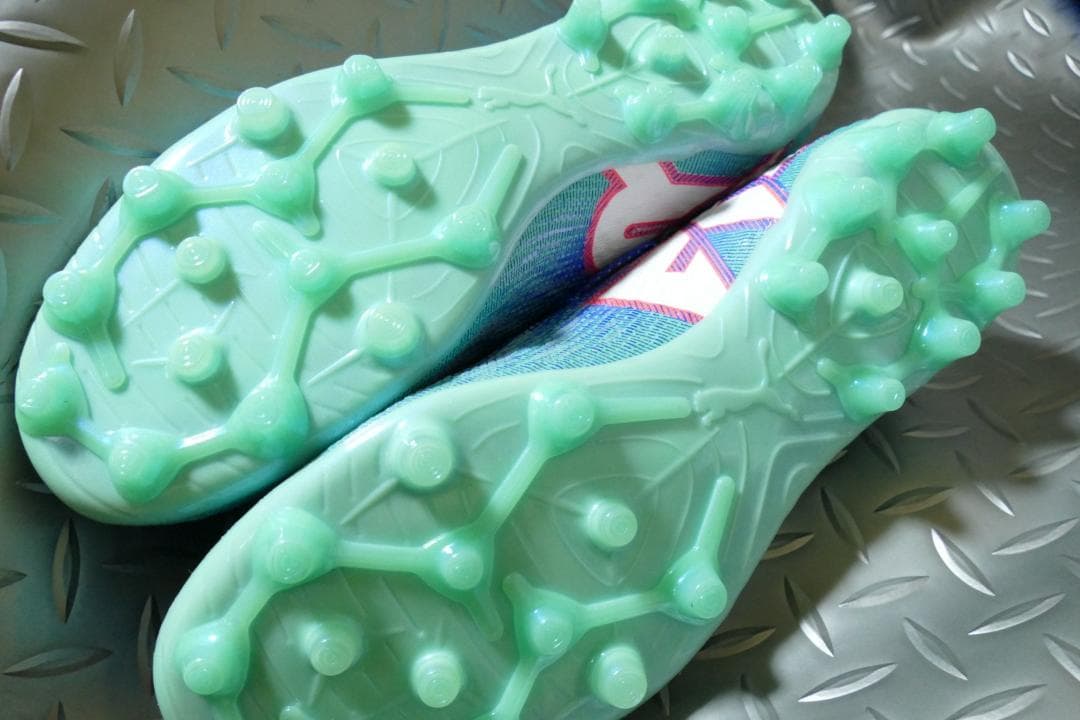 PUMA フューチャー 7 アルティメット MG サッカーシューズ