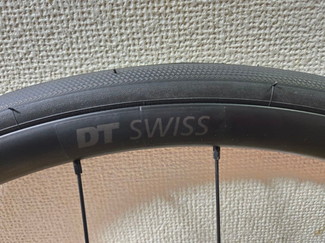 未使用 DT SWISS R470 ホイールセット、タイヤ、チューブ、ローター付