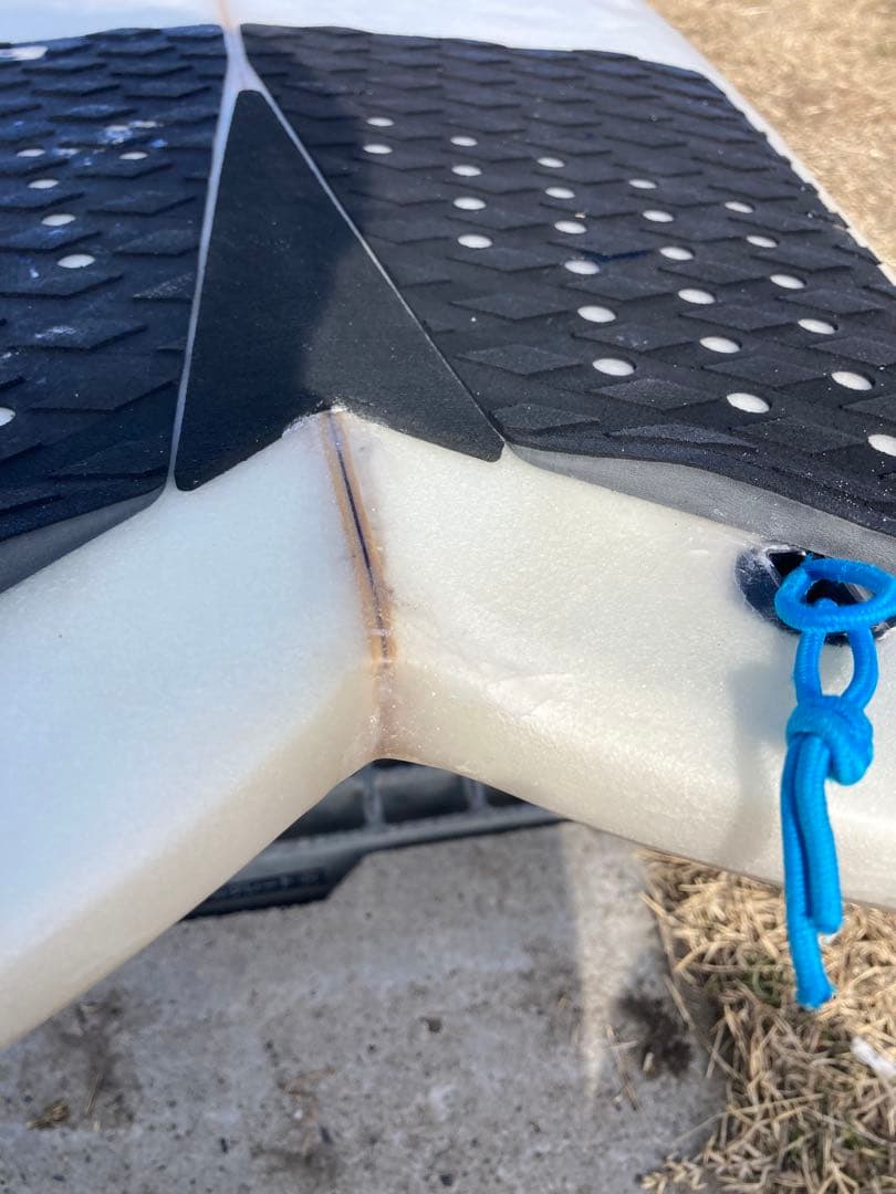 MAGIC CARPET ダークウォーターダガー 5.6ショートボード