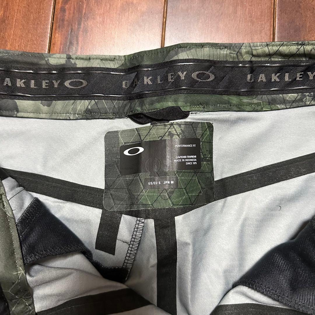 Oakley 迷彩 スノーボードパンツ
