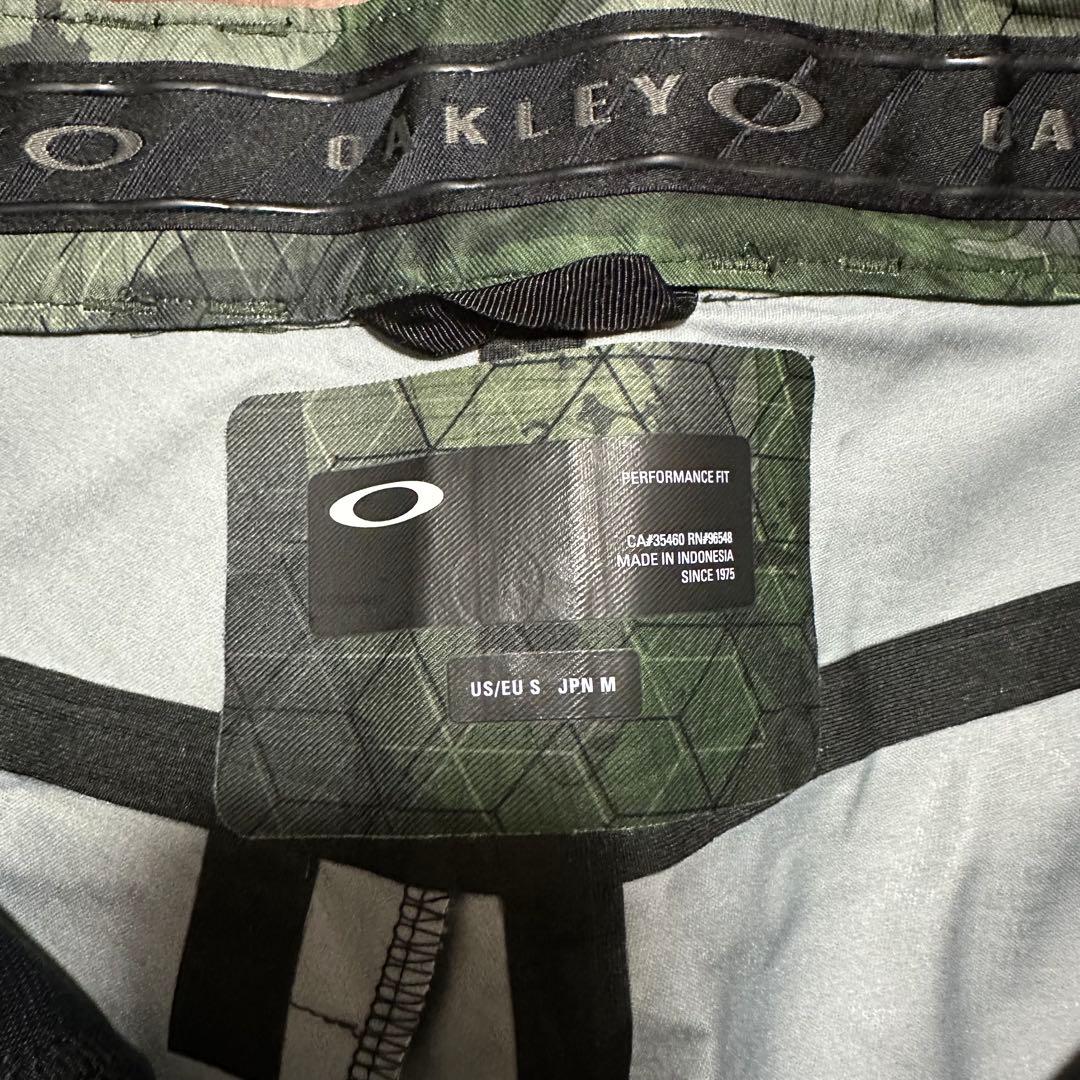 Oakley 迷彩 スノーボードパンツ