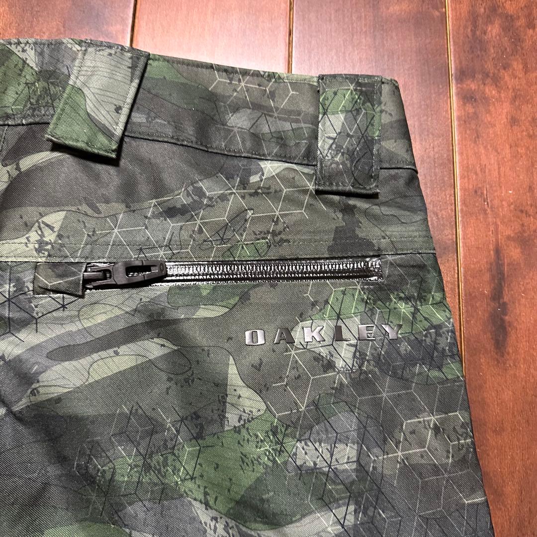 Oakley 迷彩 スノーボードパンツ