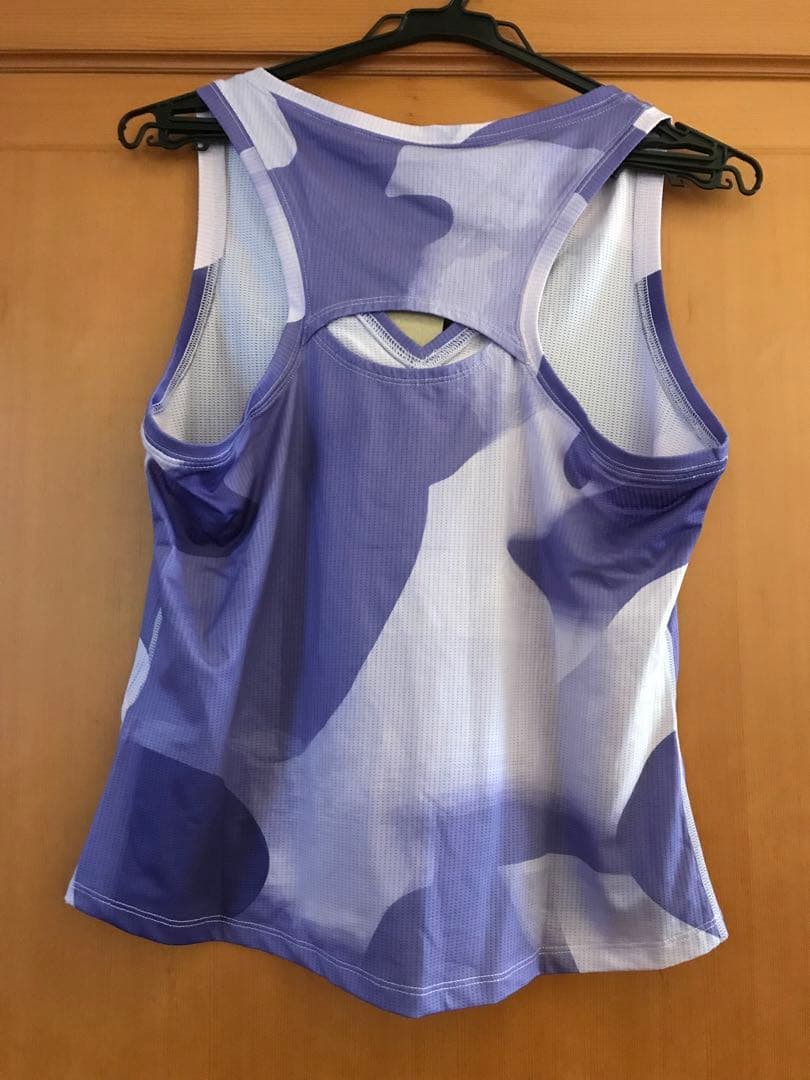 ナイキ　紫色柄タンクトップ　US-Sサイズ　新品