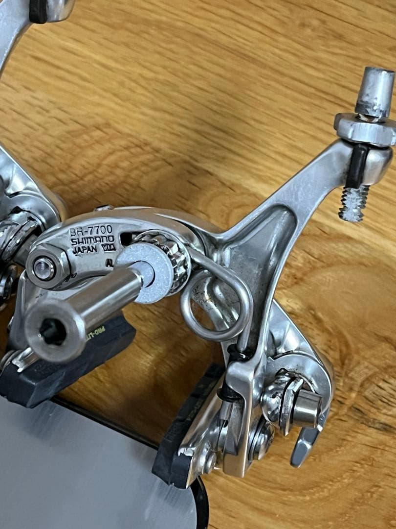 DURA-ACE BR-7700キャリパーブレーキ シルバー